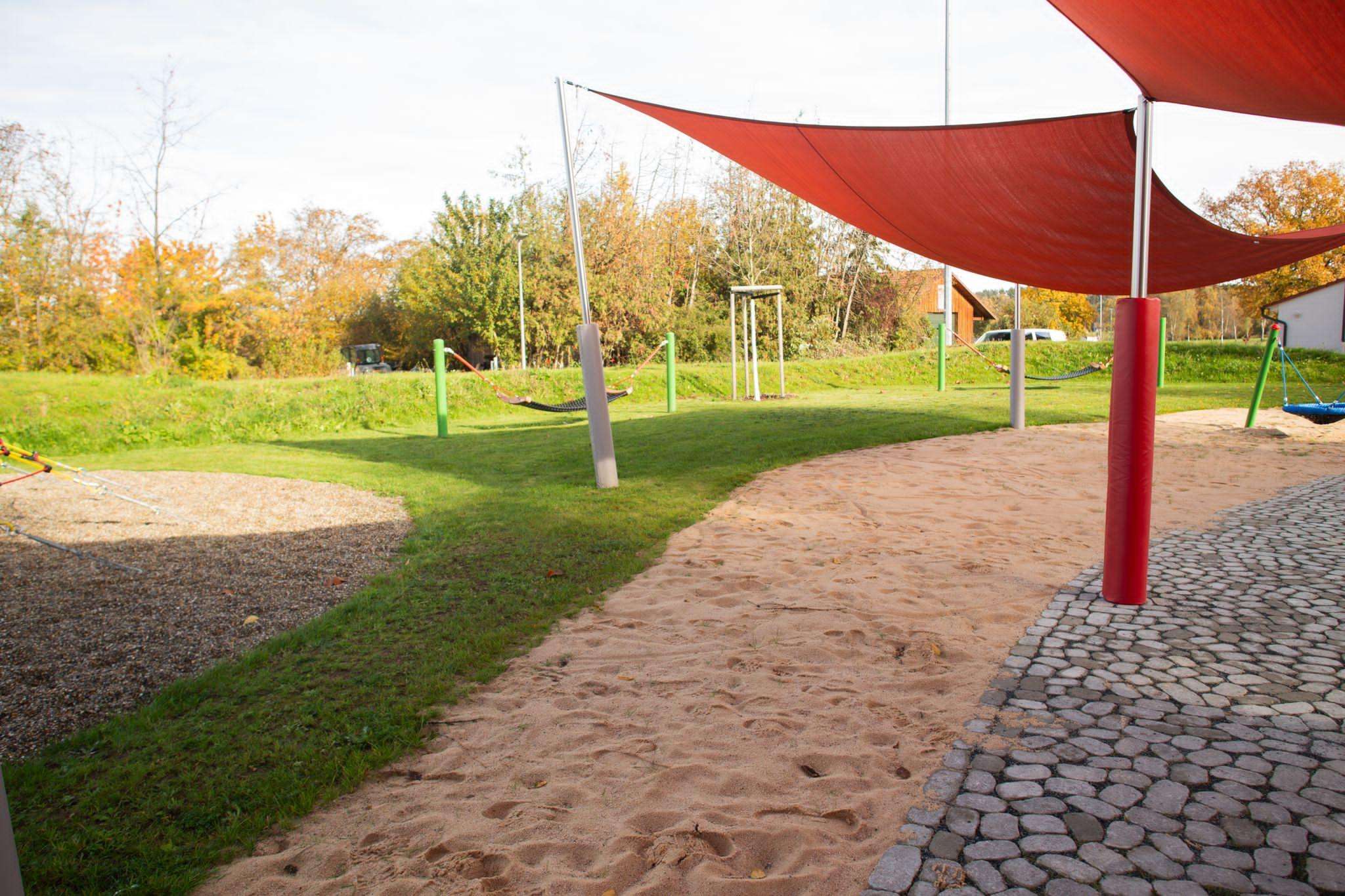 Sandkasten inkl. Sonnensegel auf Freizeitanlage Pyrbaum