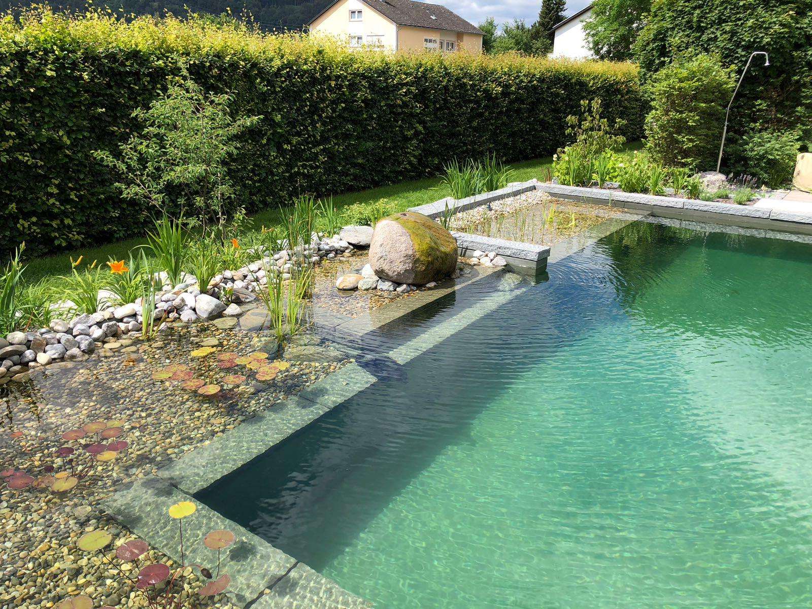 Schwimmteich am Bahnhof